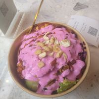 Hot beans lunch bowl at Superfood Deli 1010 in Vienna