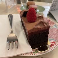 Schoko Himberre  at Isabella Glutenfreie Pâtisserie - Eduard-Breuninger-Straße in Stuttgart