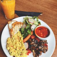 vegan english breakfast at MiiT in Riga