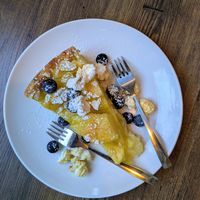 Apple pie at Kefyro ūsai in Palanga