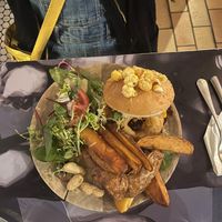 popcorn burger  at The British Book Club of Claude Baccot in Clermont-ferrand