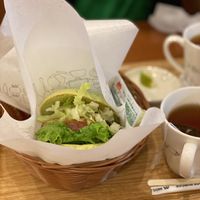 Hambúrguer plant based   at Mos Burger - Minoh Onohara  in Minoo