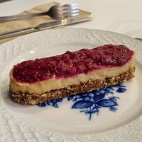 Vegan cheesecake at Nom Patisserie & More in Samsun