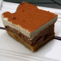 Tiramisu at Simply Raw Bakery and Bistro in Vienna