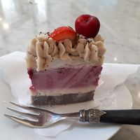 Cake at Simply Raw Bakery and Bistro in Vienna