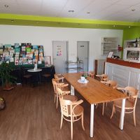  at Lesecafe Anstandig essen in Erlangen