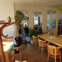  at Lesecafe Anstandig essen in Erlangen