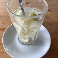 Heiße Zitrone   at Lesecafe Anstandig essen in Erlangen