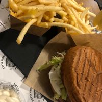 2 large fries + vegan burger + vegan mayo at Smash Burger in Koper