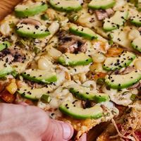Pizza with avocado (Vegan option!) at Veggie Pizza in Lima