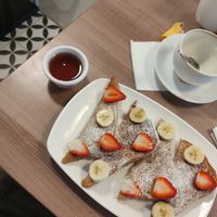 Vegan french toast at Cafe Unido - Via Argentina in Panama City