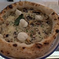 The award winning vegan truffle pizza at Basta in Stockholm