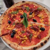 Vegan pizza at Perla Nera in Crook