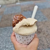 Fondente all'arancia vegan e nocciola vegan at Gelart in Sesto San Giovanni