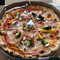 Veggie pizza  at 800PIZZA in Abu Dhabi