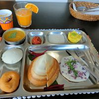  at Nikkis Canteen in Custoias