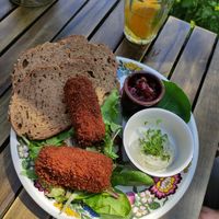 Kroketten met brood at Zo'ndag Werkendam in Werkendam