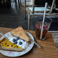 Passievrucht cheesecake en appelkruimeltaart at Zo'ndag Werkendam in Werkendam