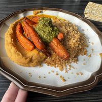 carottes roties, boulgeur sauce aux lentilles corail, chermeula  at Sambuca in Clermont-ferrand