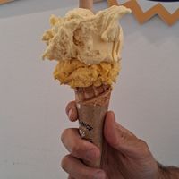 Mango & maracuyá at Artic Gelat Artesà in Vilanova I La Geltru