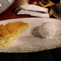 Vegan Apple Pie with ice cream at Turf Tavern in Oxford