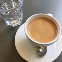 Kaffee Créma mit Leitungswasser  at Jackson - Kaffee Werkstatt Rösterei in Cologne