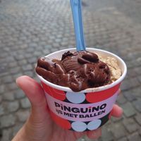 Vegan dark chocolate & vegan coffee biscoff at Pinguino  in Leuven