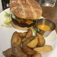 Burger   at Le Grenier de Notre Dame in Paris