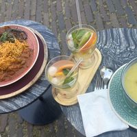 Bord met zelf te kiezen vegan gerechten en vegan linzensoep   at Maroosh in Haarlem