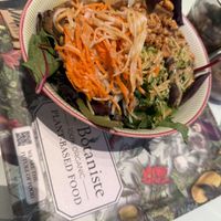 Asian noodle saladd  at Le Botaniste - Bryant Park in New York City