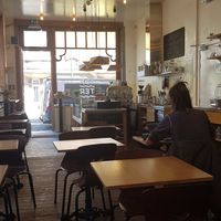 Super ambiance et décoration qui donne envie de se poser pendant des heures. at Terter in Brussels