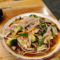 Noodles and veg at Fer's Grill House in Puerto Baquerizo Moreno