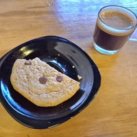 Chocolate chip cookie and espresso 😋 at Rebel's Diner in Cuernavaca
