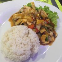 stir fried tofu at Vegebowl in Paris