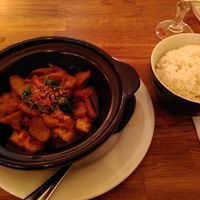 Caramelized "chicken" with rice at Vegebowl in Paris
