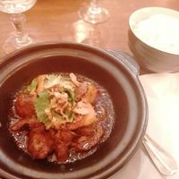 Vegan clay pot with "beef" at Vegebowl in Paris