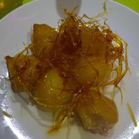 Dessert : beignets aux pommes caramélisés at Vegebowl in Paris
