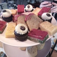 high tea at Gebakswinkel Bloem in Weert