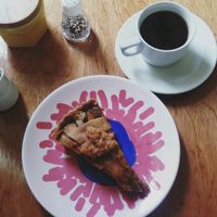 Coffee and apple pie at Yami in Lima