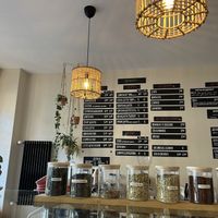 Impossible de prendre la nourriture en photo puisqu’il n’y avait rien de végétalien!   at Les Petites Artisanes in Geneva