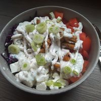 Griechisch mit viel Tomate at be low - bowl bar in Buchholz In Der Nordheide