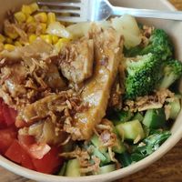 Vegan Chicken Bowl at be low - bowl bar in Buchholz In Der Nordheide
