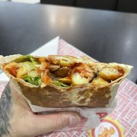 Taco with vegan Mexicanos and nuggets  at Yes tacos in Mons