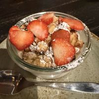 Vegan Strawberry Crumble  at 60 Seconds to Napoli in Wuppertal
