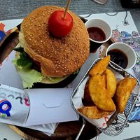 Vegan burger bbq sauce at Babaluu in Budva