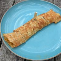 Pancake filled with apple mix (apples, almonds, raisins, cinnamon) at Duincafé de Kennemerduinen in Overveen