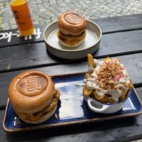   at SIGGIS v/gan burger & co in Munich