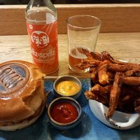  at SIGGIS v/gan burger & co in Munich