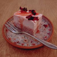 Raw Vegan Lychee Cake at Yu Dei 余地 in Kowloon