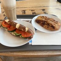   at Nur Hier - Lange Reihe in Hamburg